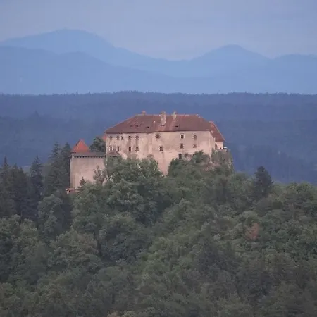 And With View On Bled アパート